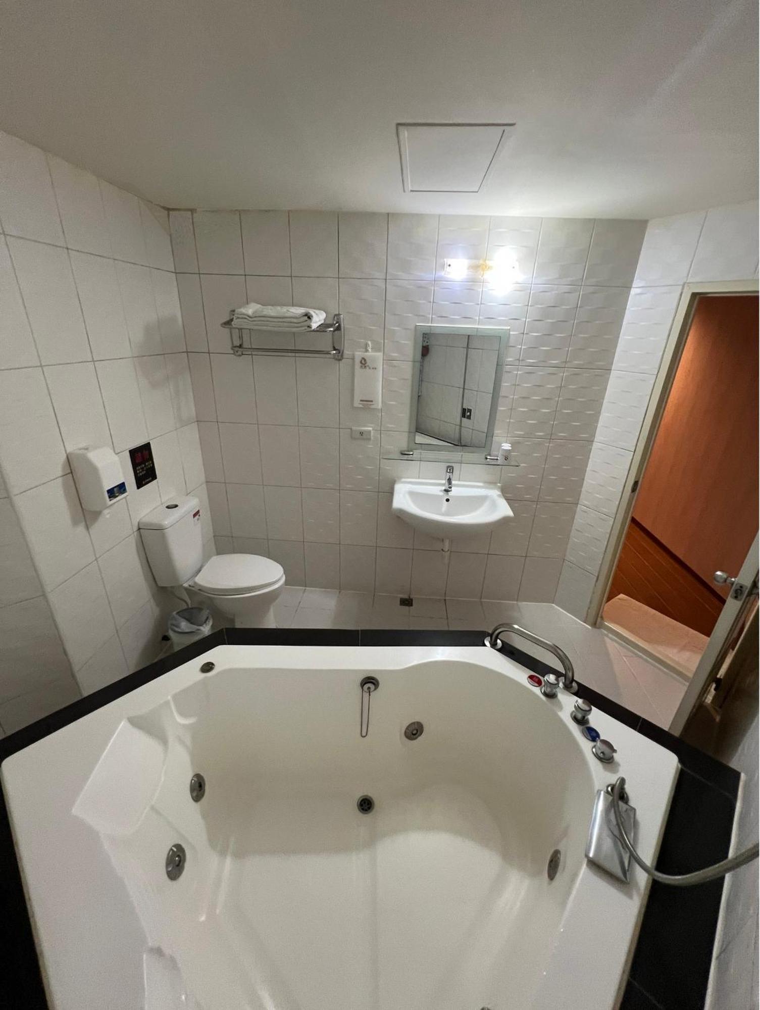 Hua Xiang Hotel -Zouying Καοσιούνγκ Εξωτερικό φωτογραφία